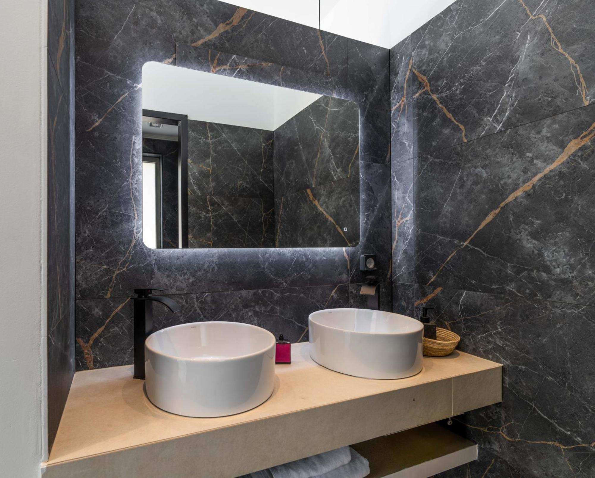 Mellamare Luxury Suites Athánion エクステリア 写真