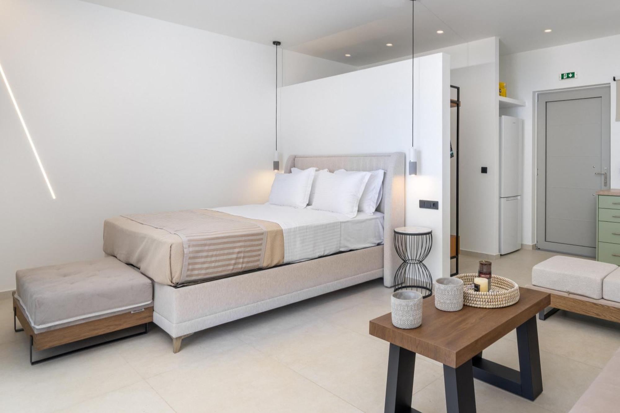 Mellamare Luxury Suites Athánion エクステリア 写真